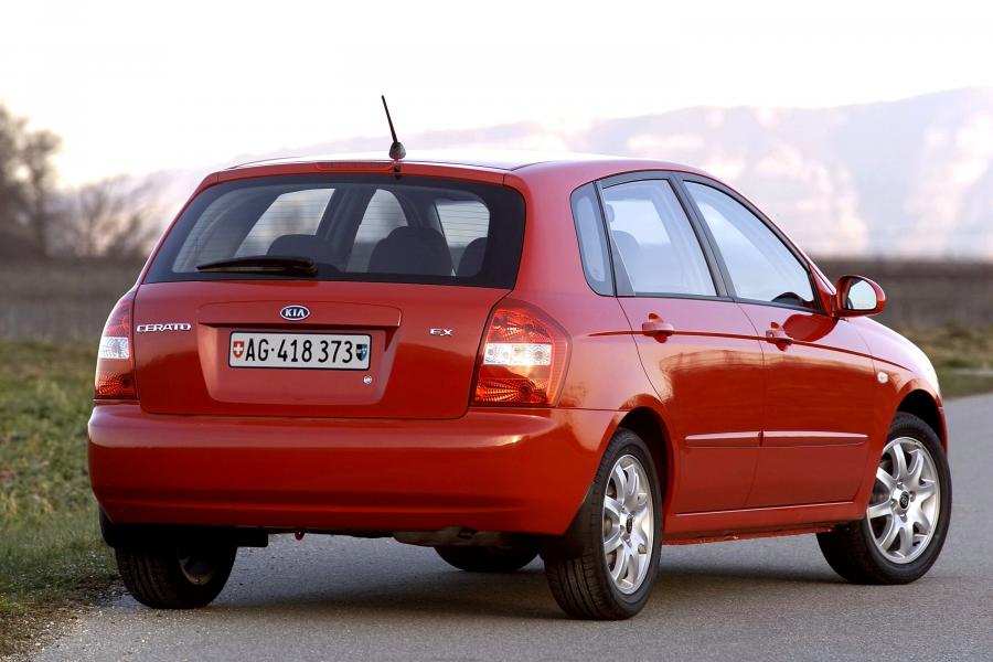  Kia Cerato Hatchback (LD) 2004 года  (WW) (фото 20 из 27)